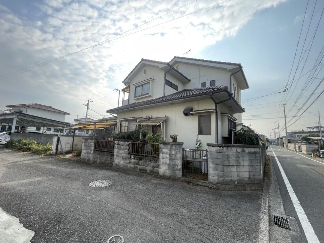 6DK Detached House for Sale in Matsuyama, Ehime - Thumbnail 2