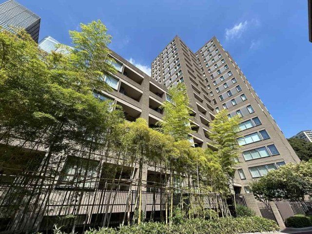 1K Apartment for Sale in Minato-ku, Tokyo - 45.44 sqm - Thumbnail 4