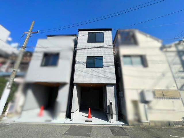 New 2025 3-Story House in Osaka Hirano Ward with Parking - Image 1