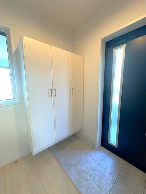 Stylish 4LDK House with Rooftop Balcony in Toyohashi, Aichi - Thumbnail 3