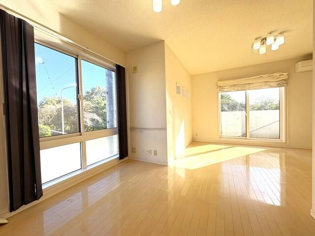 Stylish 4LDK House with Rooftop Balcony in Toyohashi, Aichi - Thumbnail 4