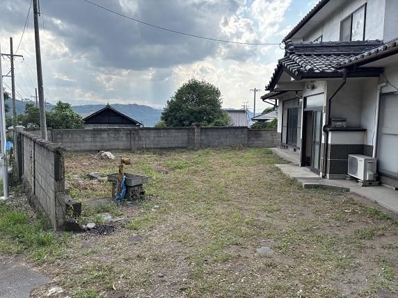 6DK Detached House for Sale in Tōmi, Nagano - Akiya Bank Property - Thumbnail 3