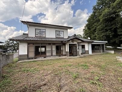 6DK Detached House for Sale in Tōmi, Nagano - Akiya Bank Property - Thumbnail 2