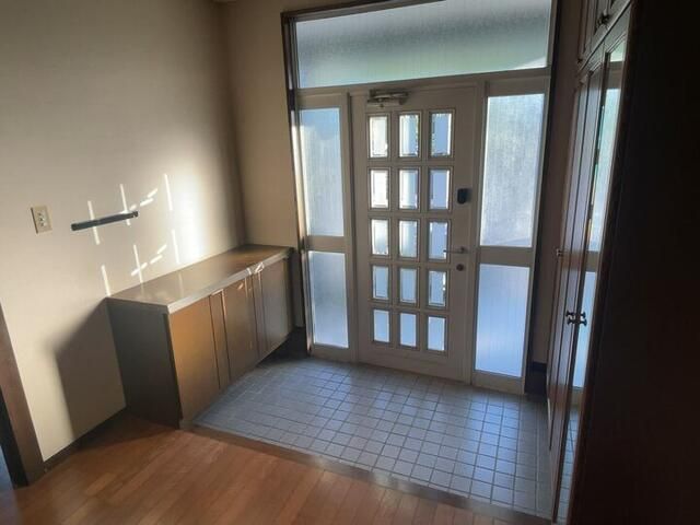 6LDK Family Home on Corner Lot in Okazaki, Aichi - Thumbnail 2