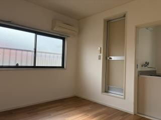 Affordable 1R Apartment for Rent in Suita, Osaka - No Key Money - Thumbnail 4