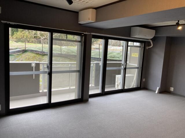 Renovated 2LDK Apartment for Sale in Hashimoto, Wakayama - Thumbnail 2