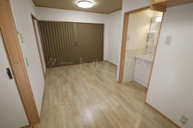 1LDK Apartment for Rent in Daito, Osaka - Top Floor, 35 sqm - Thumbnail 4