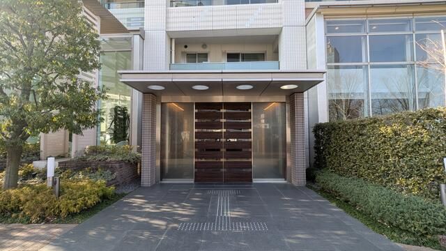2LDK Apartment for Sale in Akasaka, Minato Ward, Tokyo - Thumbnail 2