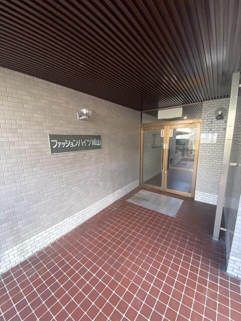 1K Apartment for Sale in Kagoshima City with Tenant Income - Thumbnail 3