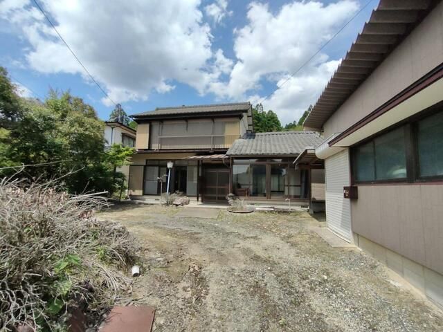 5DK Detached House for Sale in Saga City with Large Lot - Thumbnail 2