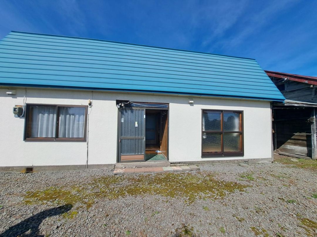 5LDK House on 260 Tsubo Land with Mountain Views in Pippu, Hokkaido - Thumbnail 2