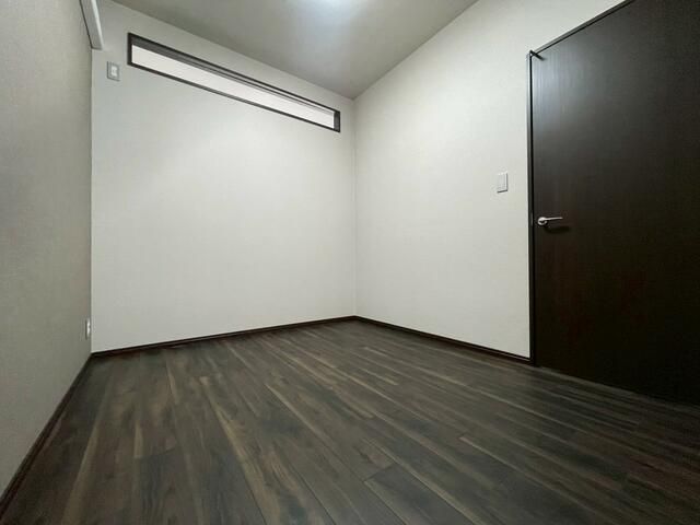 Renovated 2SLDK Apartment for Sale in Tsurumi, Osaka - Thumbnail 3