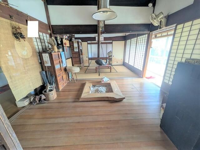 1869 Historic Farmhouse with Land for Sale in Fujikawa, Yamanashi - Thumbnail 3