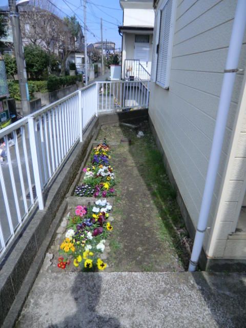 Renovated 1R Apartment with Loft in Sagamihara's Sobaidai - Thumbnail 2