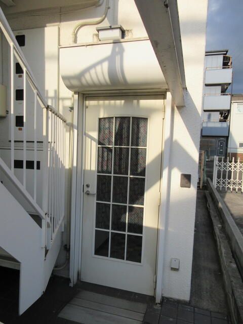 1K Apartment for Rent in Neyagawa City, Osaka - Thumbnail 2