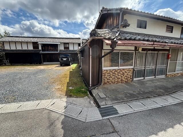 Traditional 5K House in Shigaraki Pottery Town | 2.5M Yen - Thumbnail 4