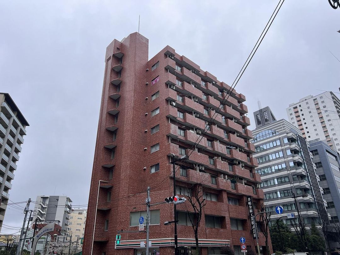 Studio Apartment for Sale in Arakawa, Tokyo Near Nippori Station - Thumbnail 3