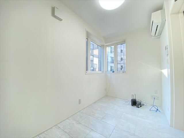 Steel-Frame 3SK House in Yokohama Naka Ward with 4.65% Yield - Thumbnail 2