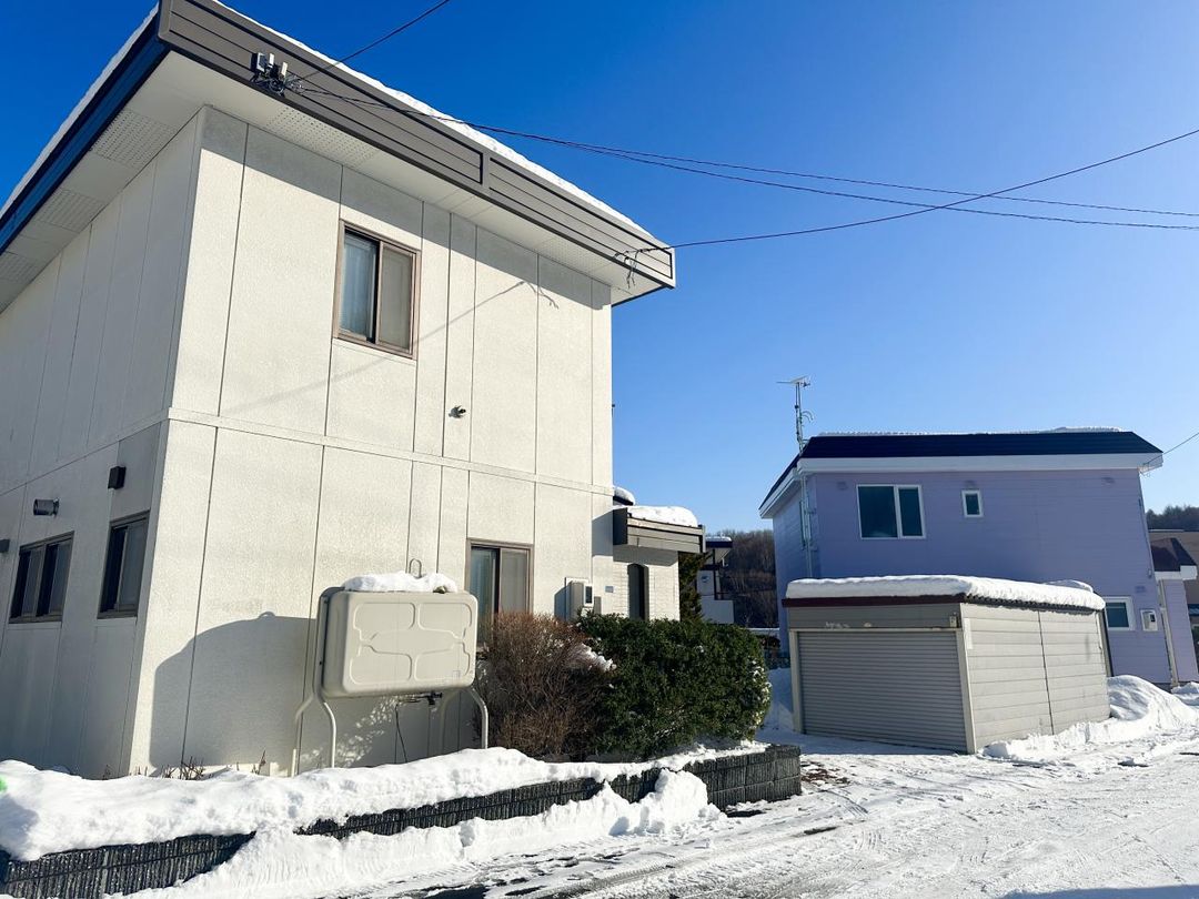 3LDK House for Sale in Sapporo's Nishi Ward, Hokkaido - Thumbnail 2