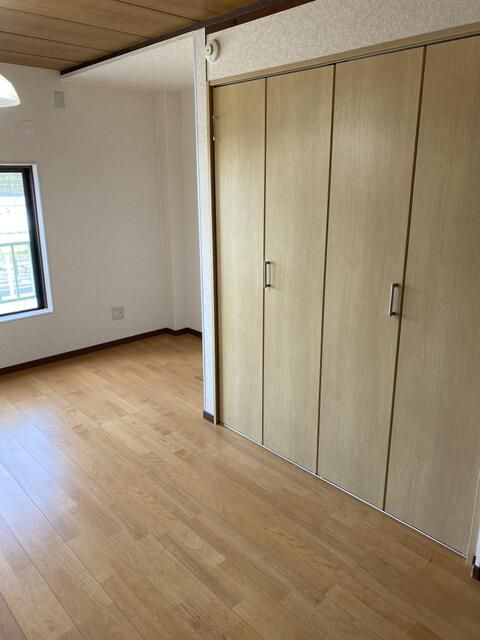 Renovated 1K Apartment by Sumiyoshi Park, Osaka | 45,000 Yen - Thumbnail 3