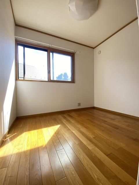 South-Facing 3LDK House for Sale in Yokohama Minami Ward - Thumbnail 2