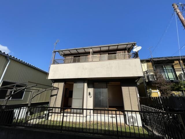 4SLDK House for Sale in Odawara with 3-Sided Light & Garden - Thumbnail 2