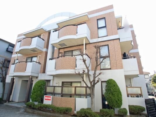 3LDK Ground Floor Apartment with Garden in Adachi, Tokyo - Thumbnail 2