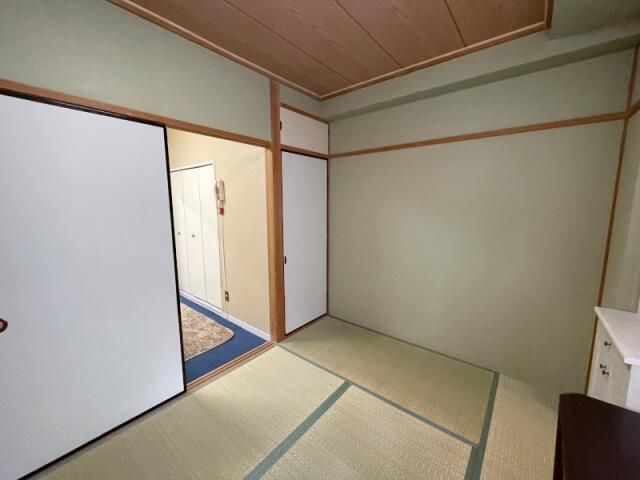 2K Condo with In-Room Hot Spring in Quiet Shizuoka Villa Area - Thumbnail 4