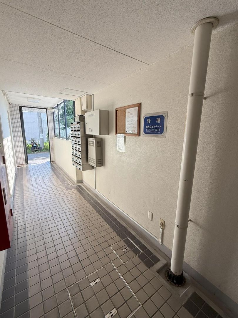 1R Apartment for Rent in Kishiwada, Osaka - Near Izumiomiya Station - Thumbnail 4