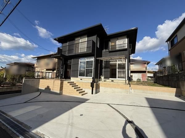 Renovated 5LDK Sekisui House in Hannan, Osaka | 4 Car Parking - Thumbnail 3
