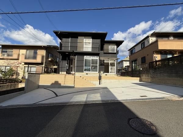 Renovated 5LDK Sekisui House in Hannan, Osaka | 4 Car Parking - Thumbnail 2