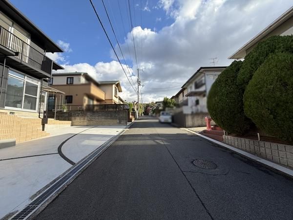 Renovated 5LDK Sekisui House in Hannan, Osaka | 4 Car Parking - Thumbnail 4
