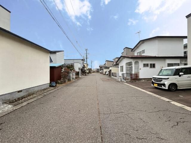 4LDK House for Sale in Hokuto, Hokkaido - Quiet Shichigahama - Thumbnail 4