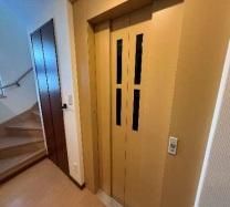Two-Generation Home with Elevator in Ebetsu, Hokkaido - Thumbnail 2