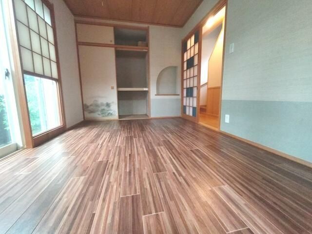 Renovated 4LDK House with Solar Power in Katano, Osaka - Thumbnail 3