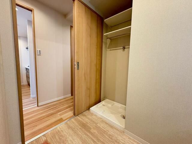 Renovated 3LDK Apartment for Sale in Takatsuki, Osaka - Thumbnail 2