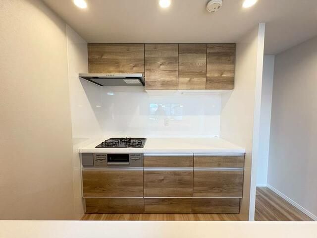 Renovated 3LDK Apartment for Sale in Takatsuki, Osaka - Thumbnail 3