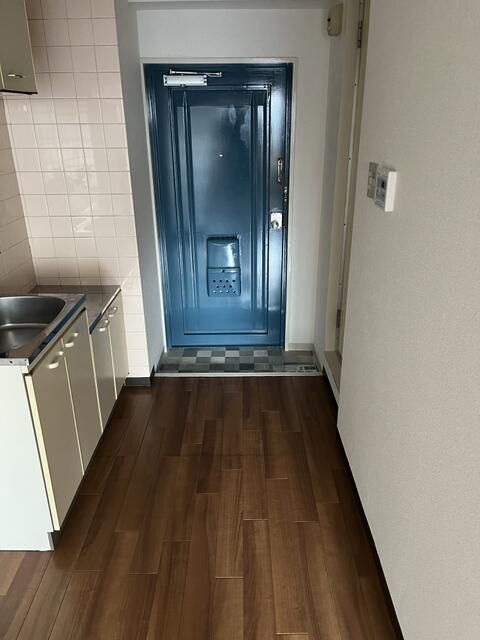 1K Apartment for Rent near Sumiyoshi Taisha, Osaka - Thumbnail 3