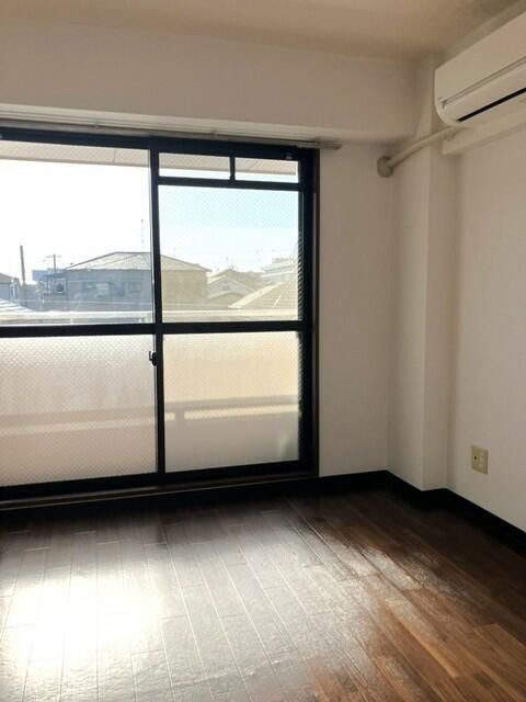 Renovated 1K Apartment for Rent in Neyagawa, Osaka - 38,000 Yen - Thumbnail 4