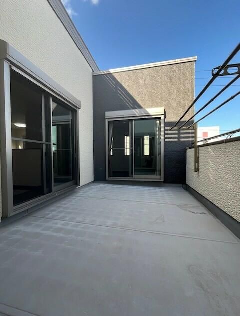 4SLDK Custom Home with Sky Balcony & 3 Car Parking in Nagoya - Image 1