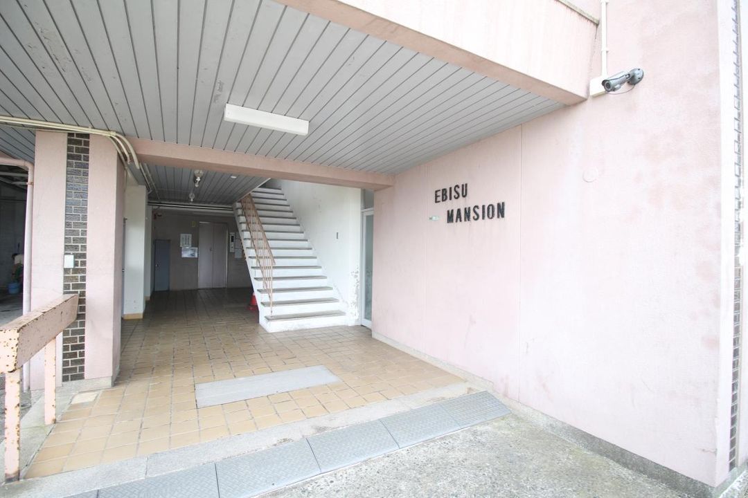 3LDK Corner Apartment for Sale in Shimonoseki with Sea View - Thumbnail 2