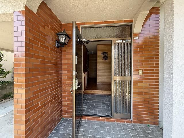 2LDK Resale House in Matsuyama, Ehime - Thumbnail 2