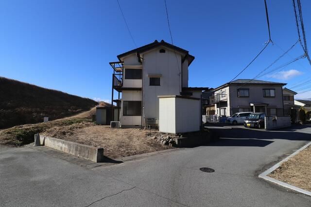 Renovation-Ready 3DK House for Sale in Fuefuki, Yamanashi - Thumbnail 2