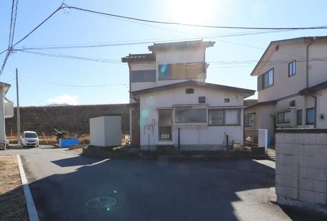 Renovation-Ready 3DK House for Sale in Fuefuki, Yamanashi - Thumbnail 3