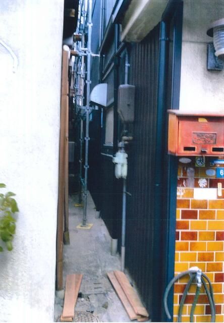 1965 3DK Terrace House for Sale in Yao, Osaka - Thumbnail 2