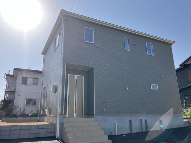New 3LDK House in Toyohashi with 61 Tsubo Land & 3+ Car Parking - Thumbnail 2