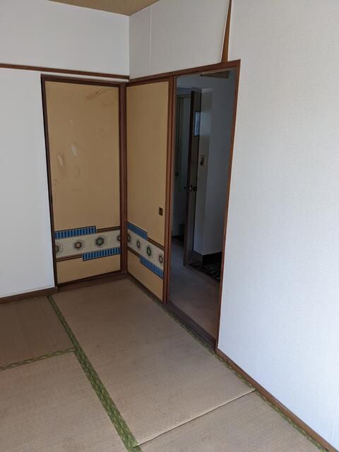 2DK Apartment for Sale in Oita City, Oita Prefecture - Thumbnail 4