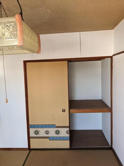 2DK Apartment for Sale in Oita City, Oita Prefecture - Thumbnail 3