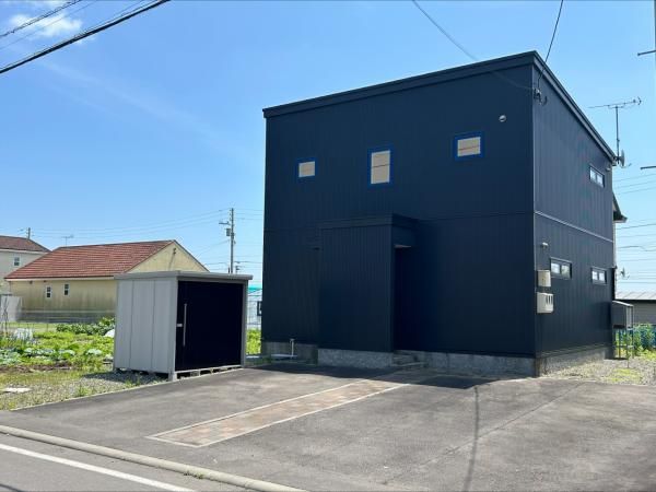 Renovated 3LDK House with Parking in Tomakomai, Hokkaido - Thumbnail 2