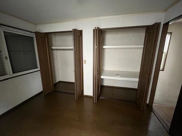 2LDK House for Sale in Katsushika, Tokyo with Full Storage - Thumbnail 3